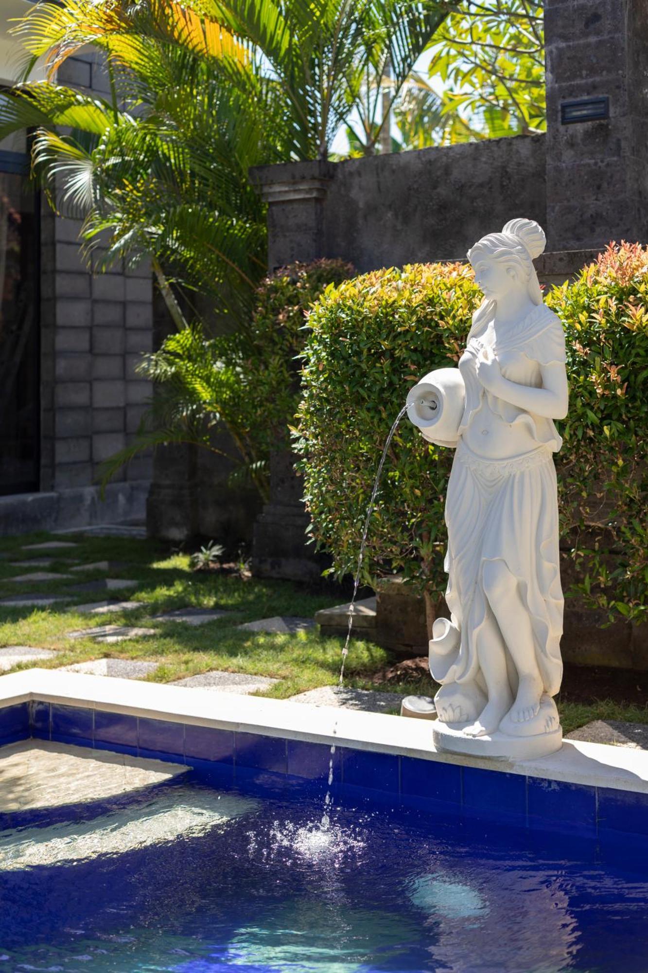 Designer Studio Emy Sanur Exterior photo